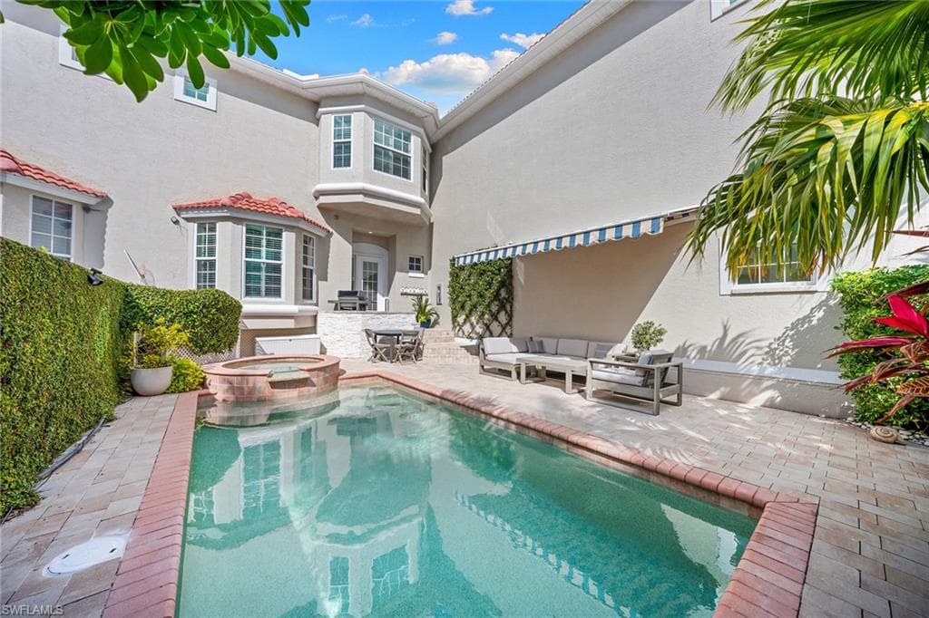 443 8th AVE S # 104, NAPLES FL 34102-38