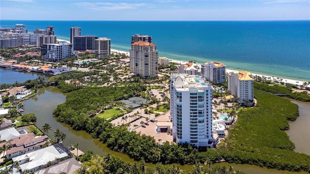 60 Seagate DR # 305, NAPLES FL 34103-26