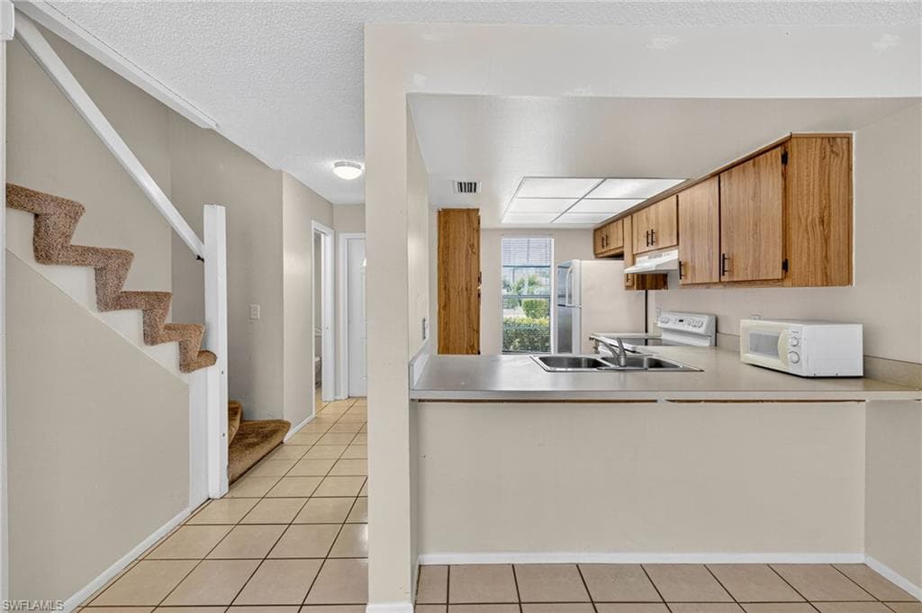 4641 SW Santa Barbara PL # 8, CAPE CORAL FL 33914-5