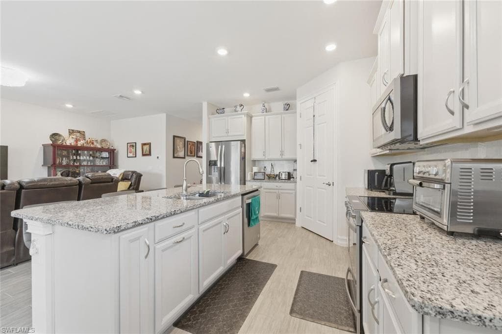 28076 SEASONS TIDE AVE, BONITA SPRINGS FL 34135-10