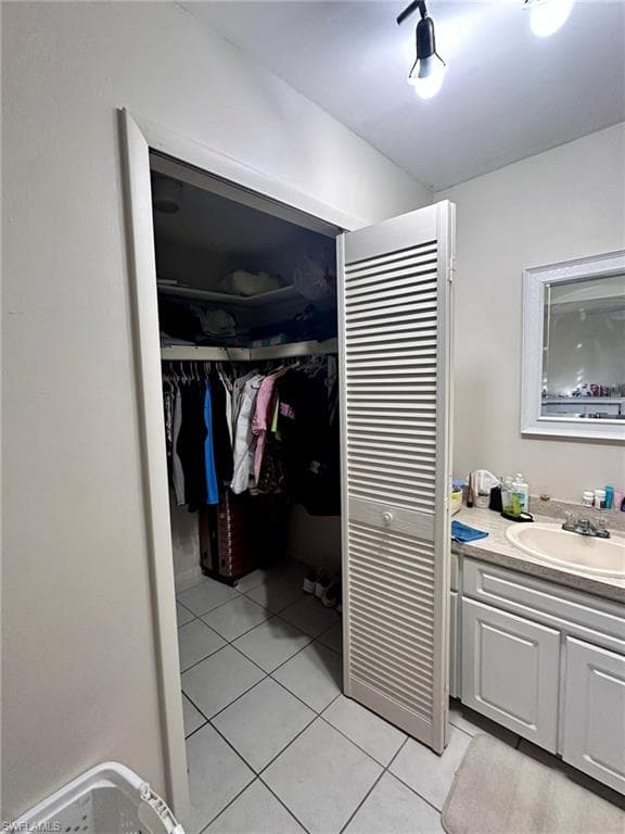 5917 Littlestone CT # 201, NORTH FORT MYERS FL 33903-13