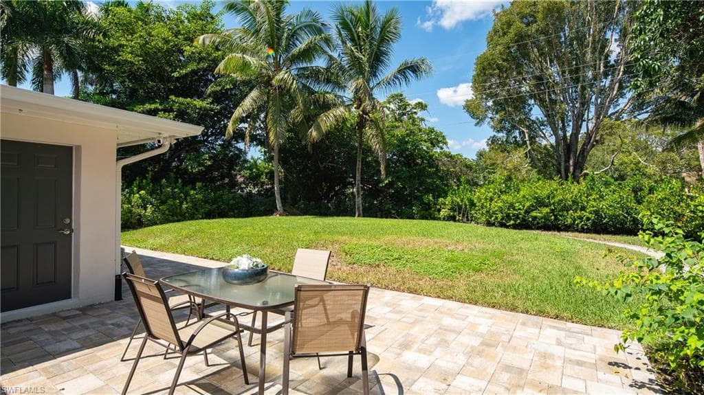 1051 Cypress Woods DR, NAPLES FL 34103-12