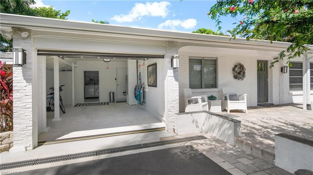 1051 Cypress Woods DR, NAPLES FL 34103-13