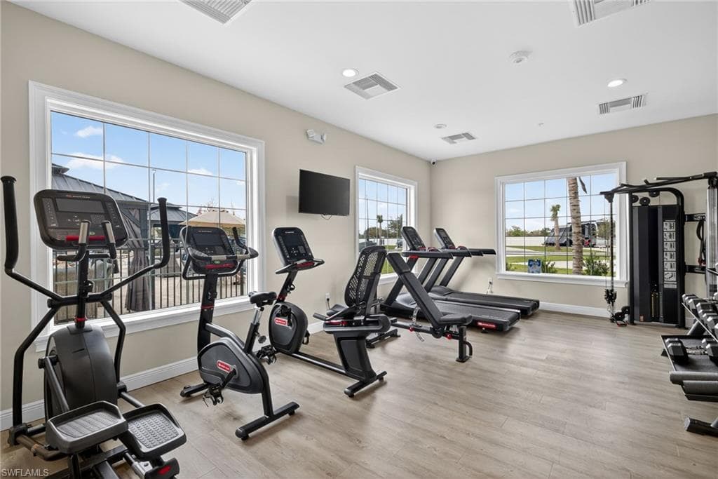 327 Sovereign ST-18