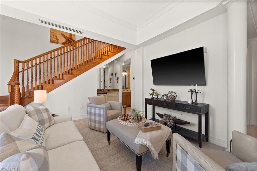 380 10TH ST S 202-4