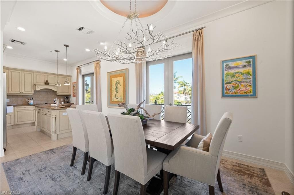 380 10TH ST S 202-8