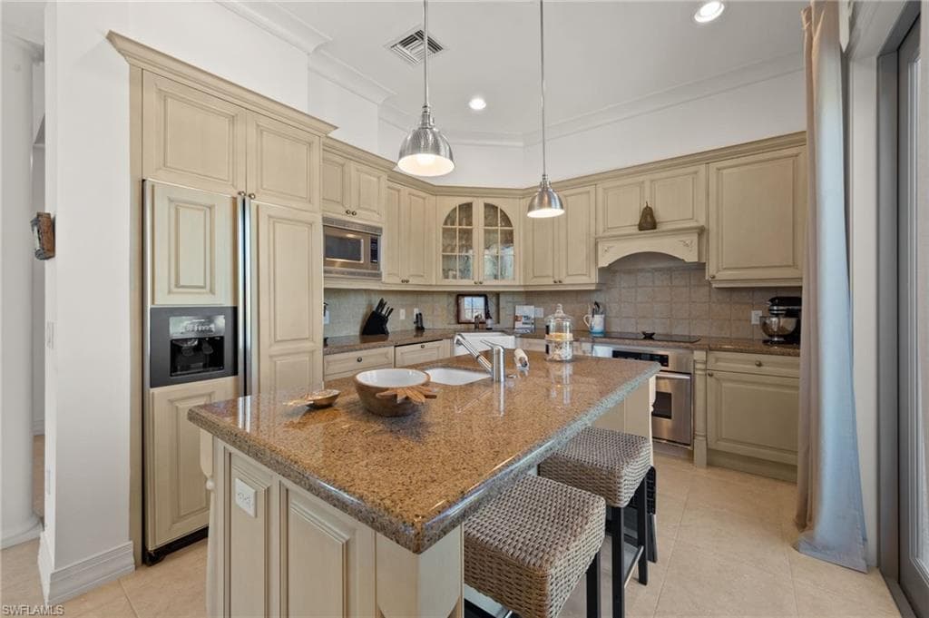 380 10TH ST S 202-9
