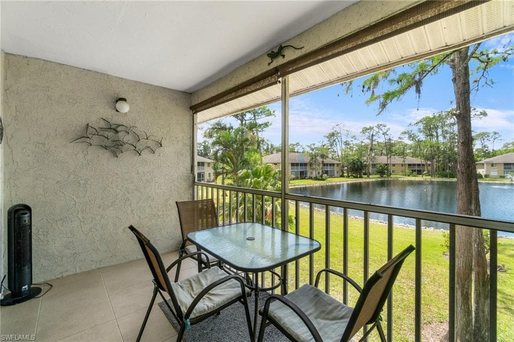 5700 Woodmere Lake CIR # E201, NAPLES FL 34112-2
