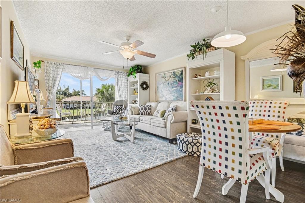 200 Forest Lakes BLVD # 305, NAPLES FL 34105-5