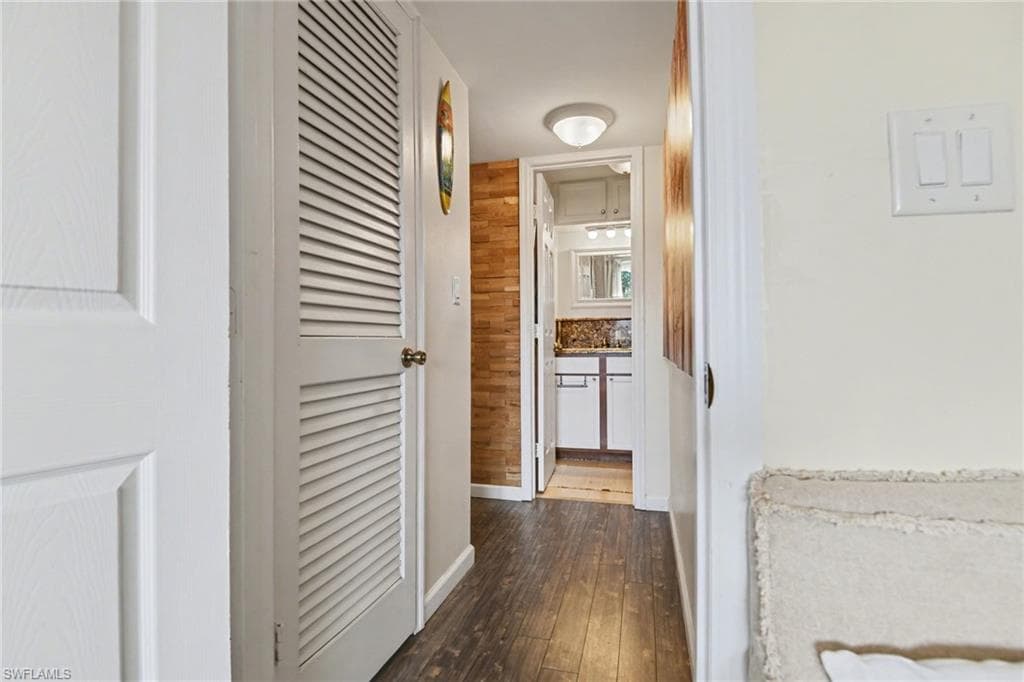 200 Forest Lakes BLVD # 305, NAPLES FL 34105-2