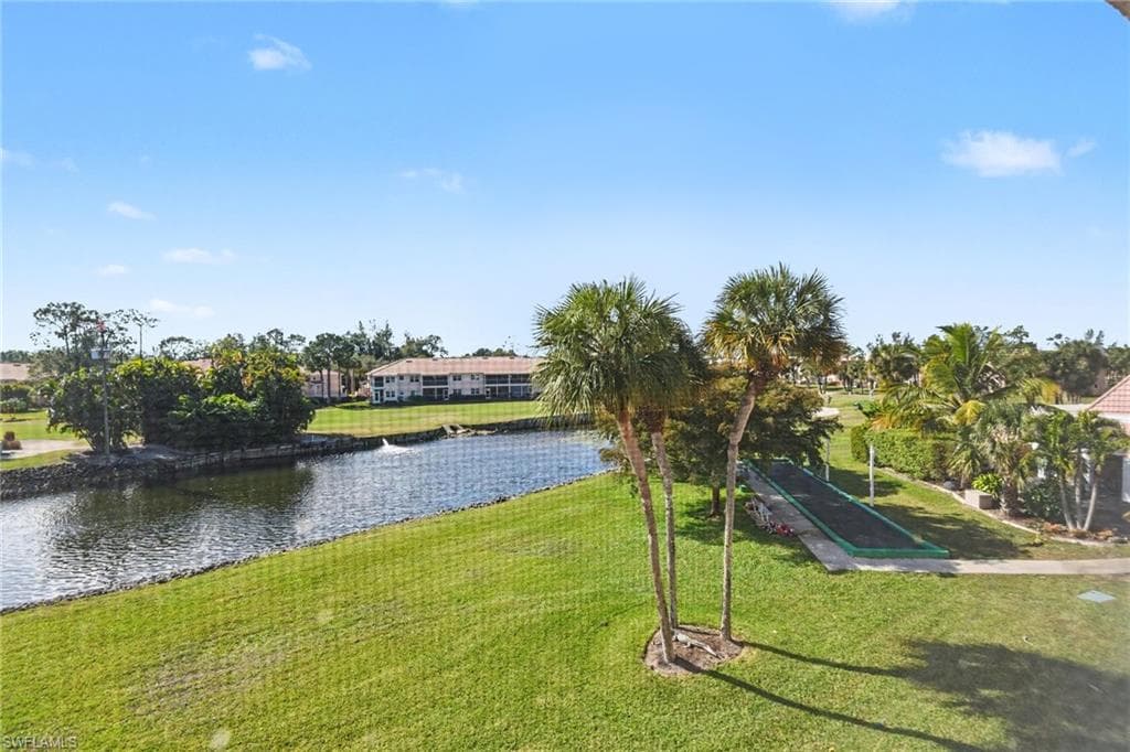 200 Forest Lakes BLVD # 305, NAPLES FL 34105-13