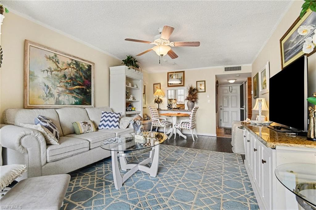 200 Forest Lakes BLVD # 305, NAPLES FL 34105-3