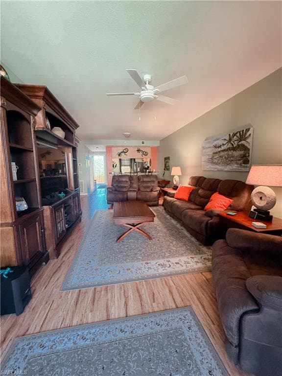 1137 Van Loon Commons CIR 202-11