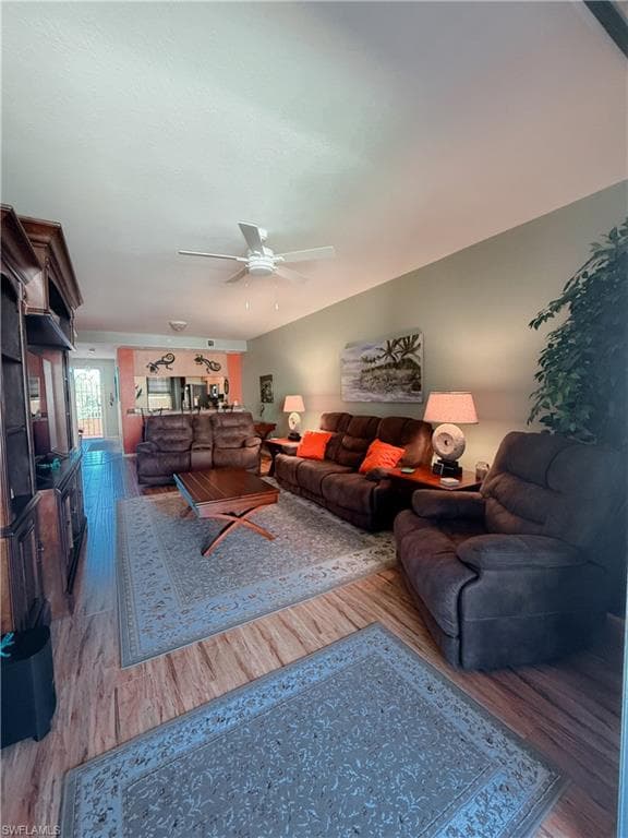 1137 Van Loon Commons CIR 202-10