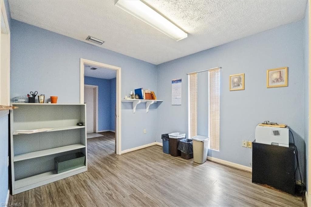 401 S W C Owen AVE-23