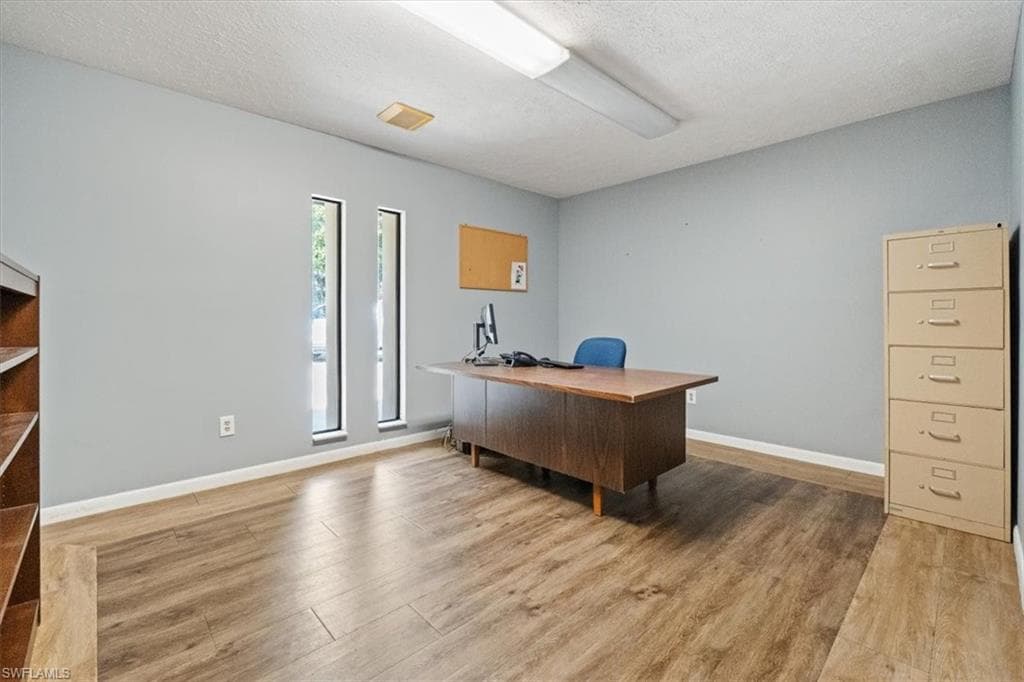 401 S W C Owen AVE-34