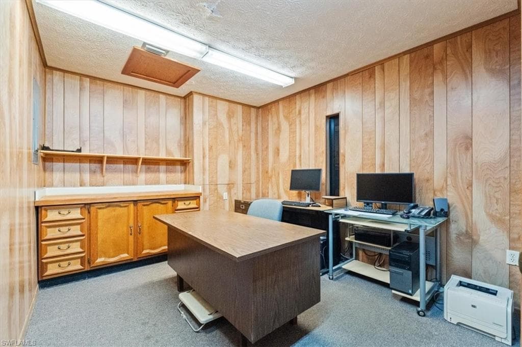 401 S W C Owen AVE-14