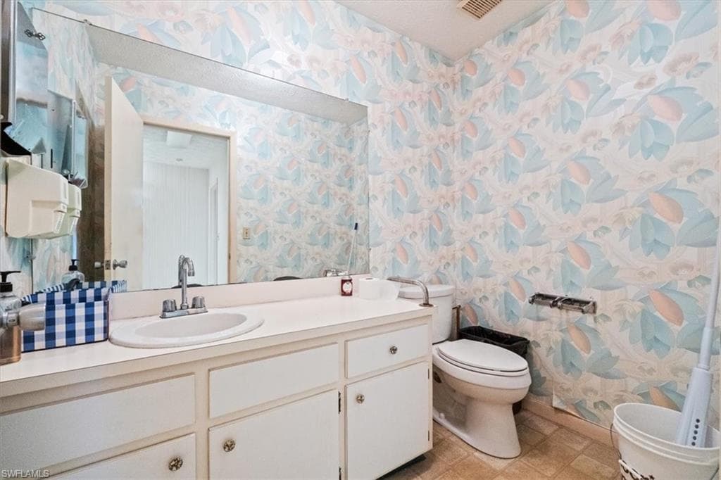 401 S W C Owen AVE-18