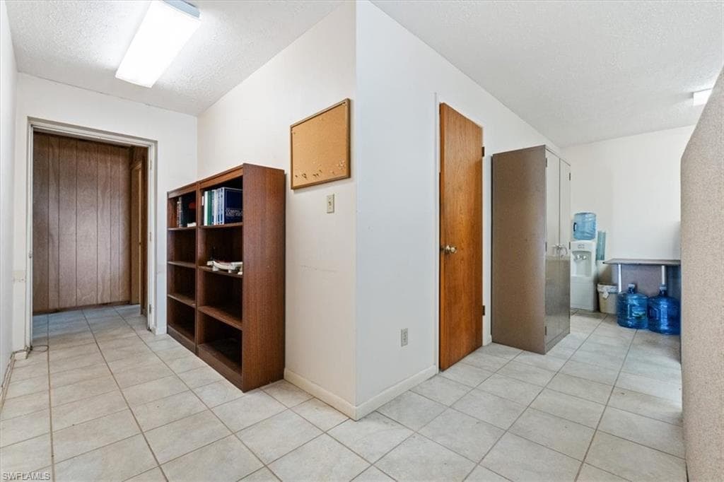 401 S W C Owen AVE-11