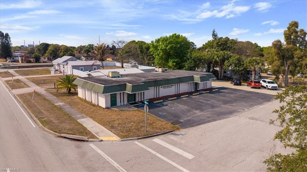 401 S W C Owen AVE-31