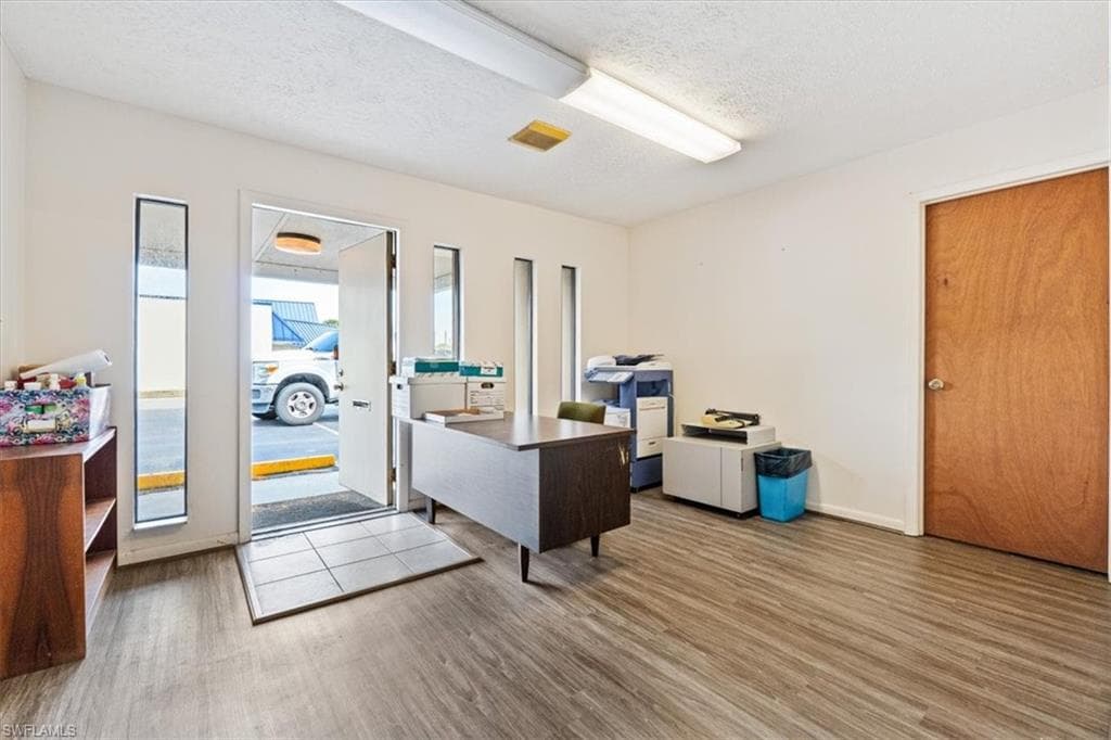 401 S W C Owen AVE-39