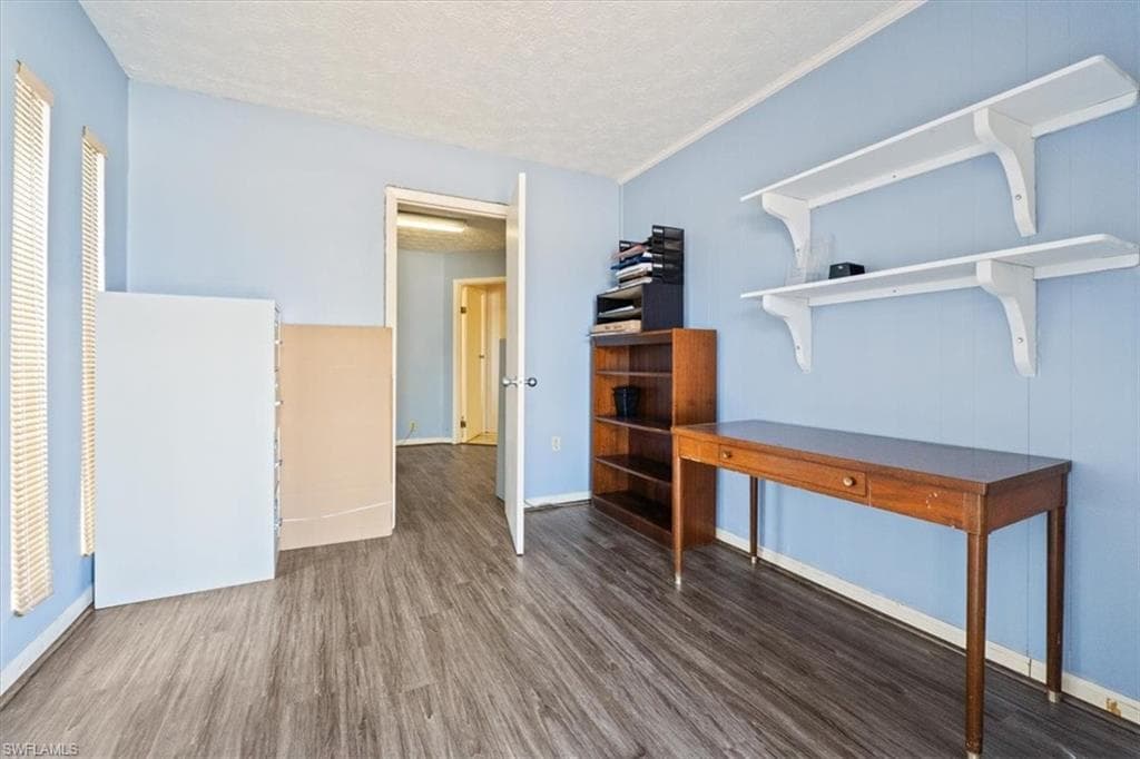 401 S W C Owen AVE-25