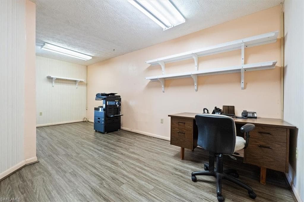 401 S W C Owen AVE-21