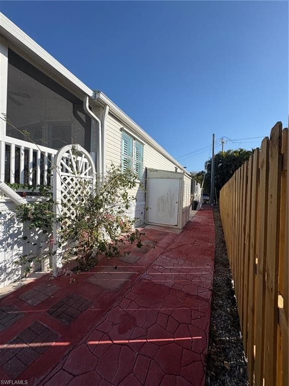 1595 Main ST-26