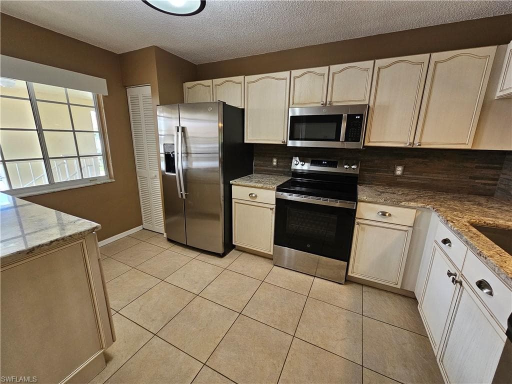 7719 Jewel LN # 204, NAPLES FL 34109-6