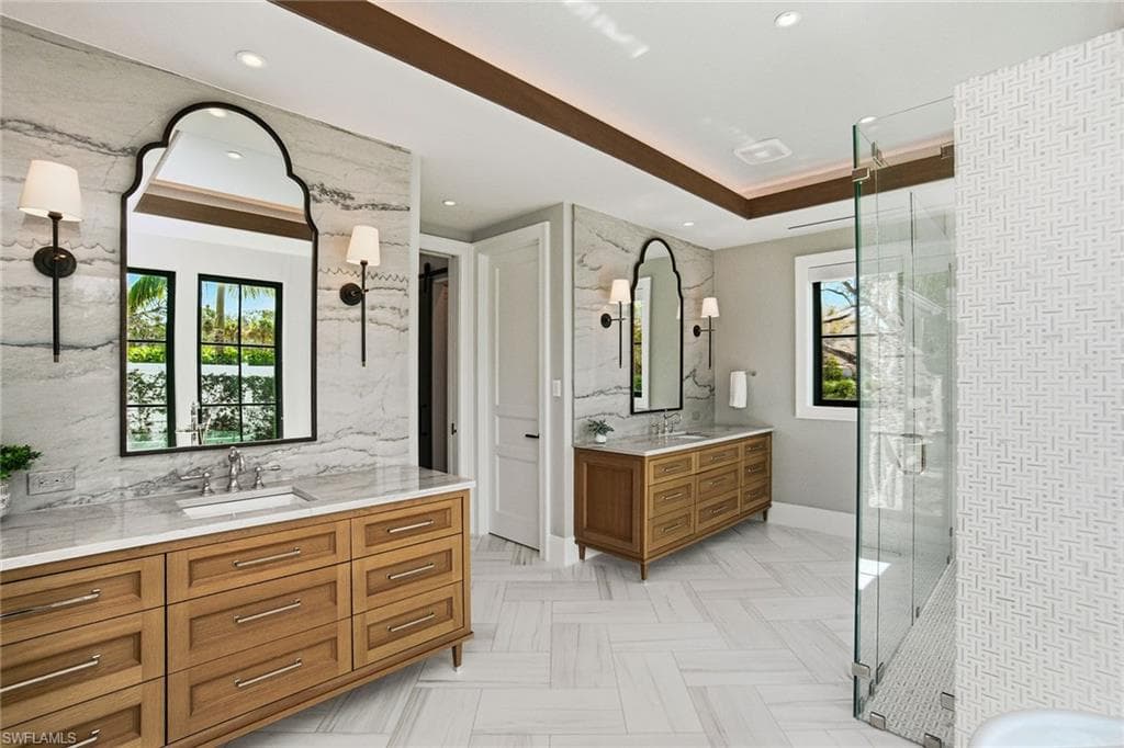 325 Cocohatchee BLVD, NAPLES FL 34110-17
