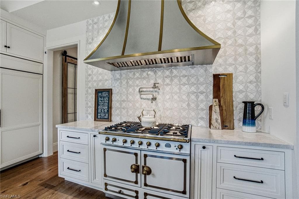325 Cocohatchee BLVD, NAPLES FL 34110-10