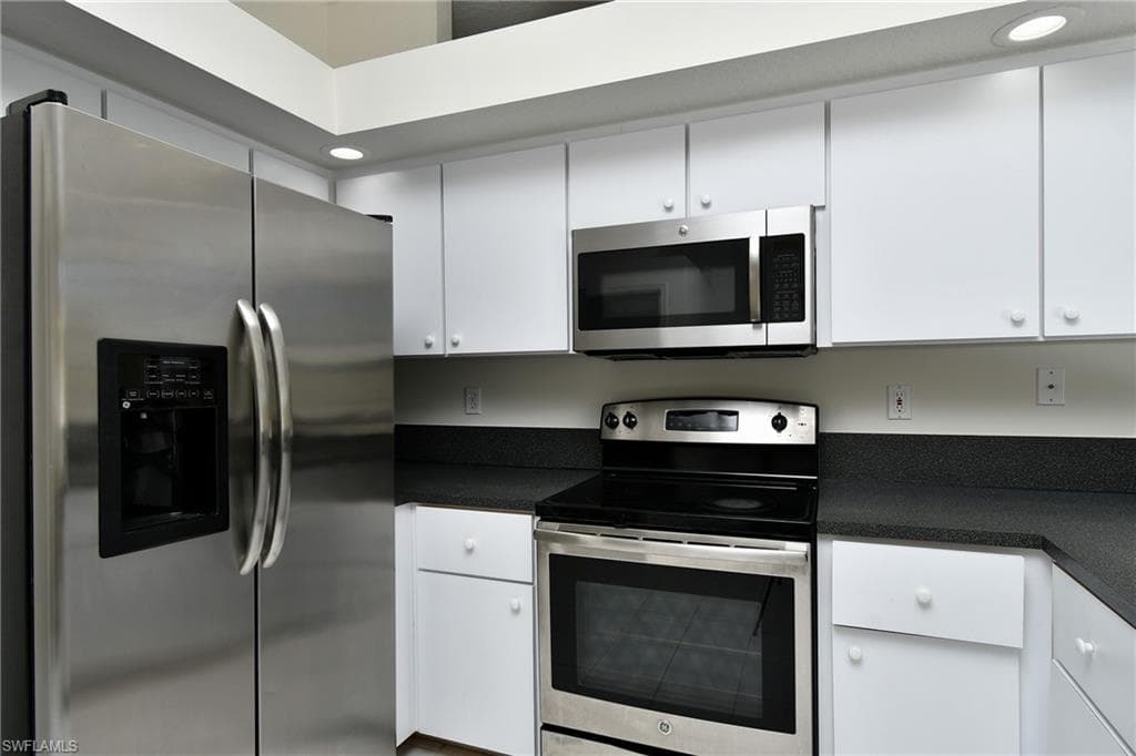 200 Danby RD, LEHIGH ACRES FL 33936-9