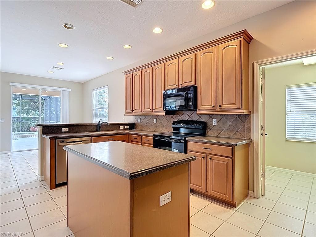 2798 Via Piazza LOOP, FORT MYERS FL 33905-20