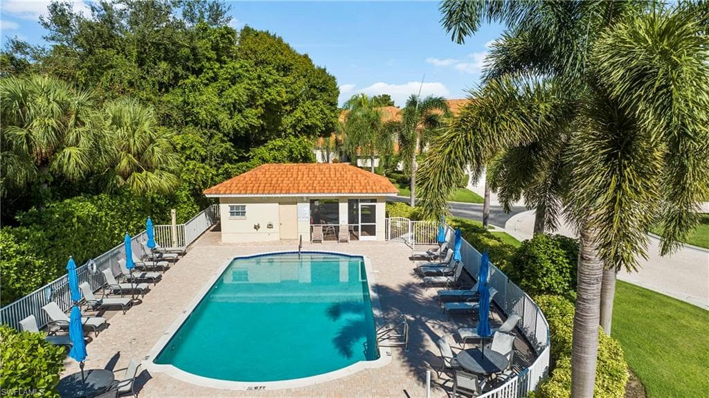 1190 Egrets Walk CIR # 103, NAPLES FL 34108-31