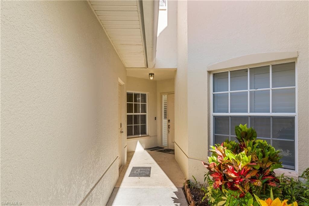 1190 Egrets Walk CIR # 103, NAPLES FL 34108-27