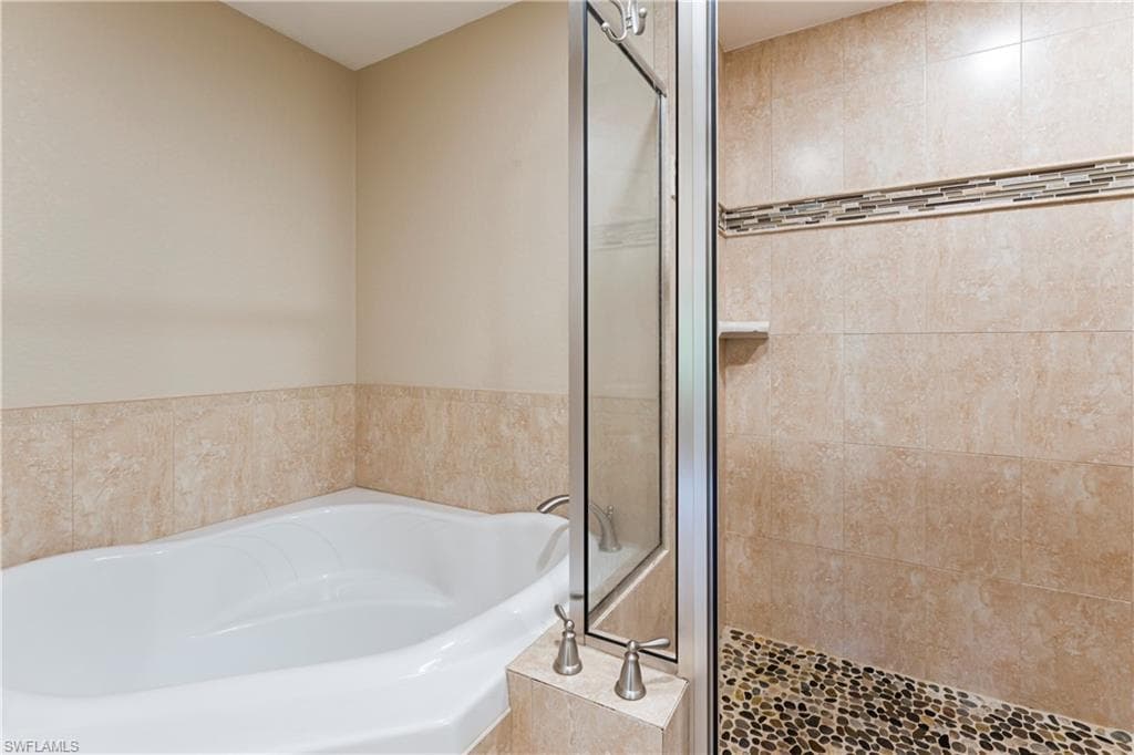 1190 Egrets Walk CIR # 103, NAPLES FL 34108-19