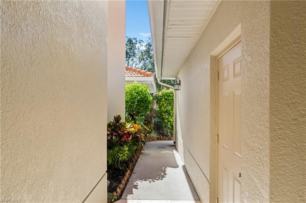 1190 Egrets Walk CIR # 103, NAPLES FL 34108-28