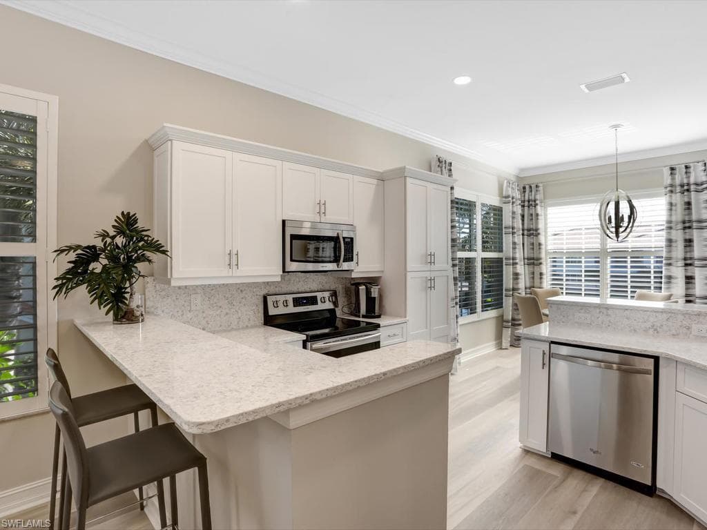 1051 Egrets Walk CIR # 201, NAPLES FL 34108-6