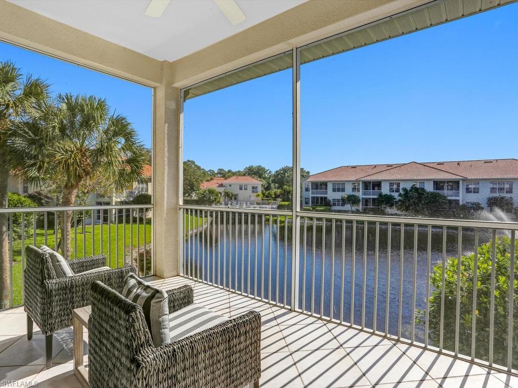 1051 Egrets Walk CIR # 201, NAPLES FL 34108-2