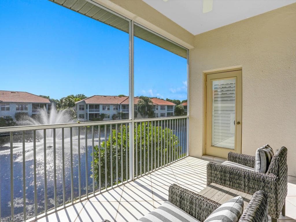 1051 Egrets Walk CIR # 201, NAPLES FL 34108-3
