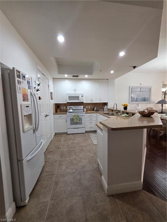 5706 Cape Harbour DR # 211, CAPE CORAL FL 33914-11