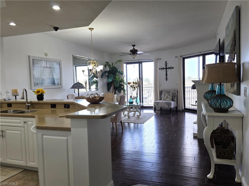 5706 Cape Harbour DR # 211, CAPE CORAL FL 33914-2
