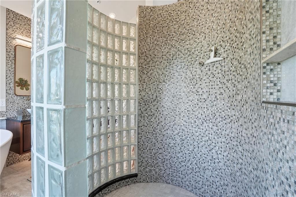 280 Primo DR, FORT MYERS BEACH FL 33931-21