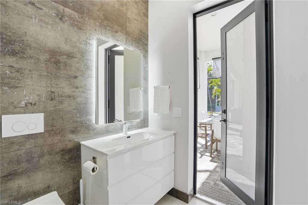 5600 Briarcliff RD, FORT MYERS FL 33912-27