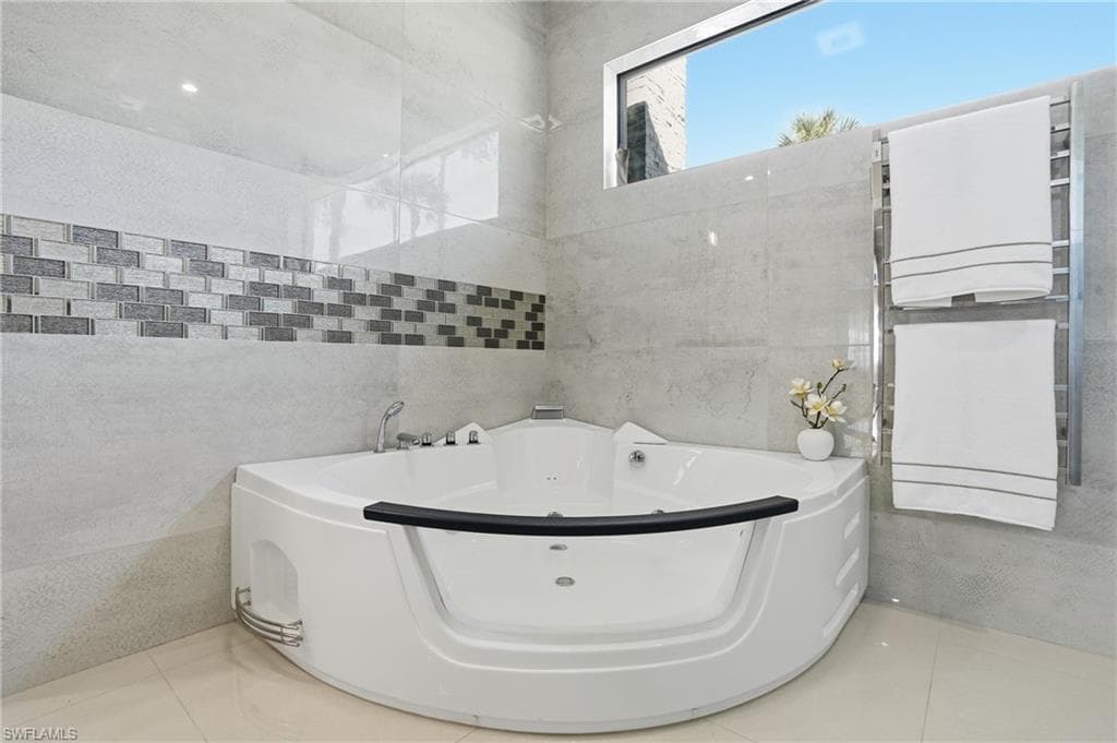 5600 Briarcliff RD, FORT MYERS FL 33912-19