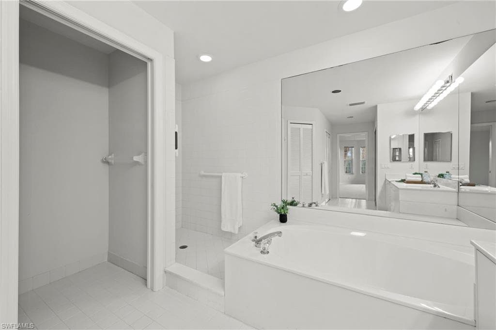8291 Grand Palm DR 2-32
