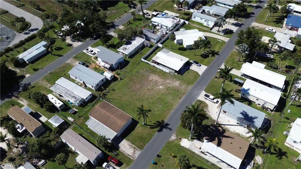 12101 Cypress DR, FORT MYERS FL 33908-12