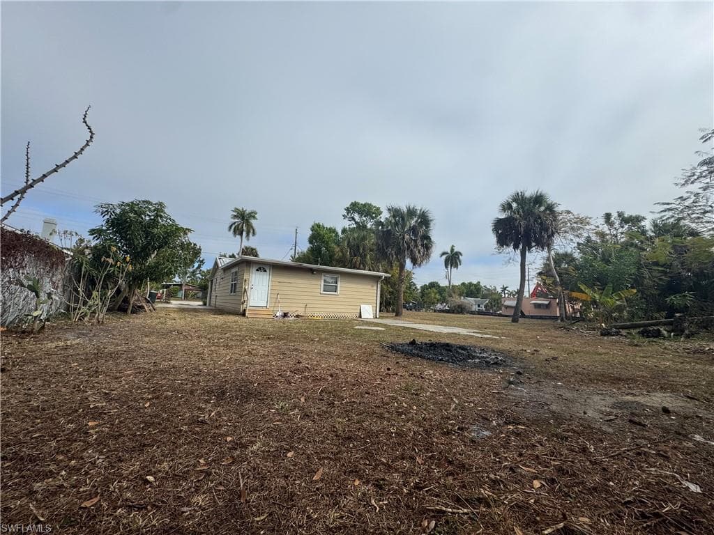 3768 Desoto AVE, FORT MYERS FL 33916-5