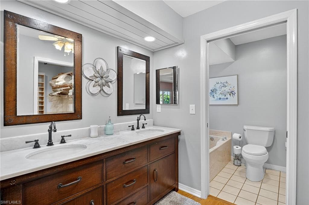 5060 Coldstream LN, NAPLES FL 34104-22