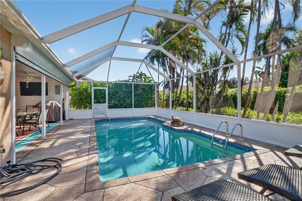 5060 Coldstream LN, NAPLES FL 34104-5